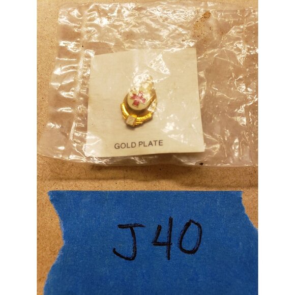 Red Cross Blood Donor Pin Gold Plate NIP - Picture 1 of 3